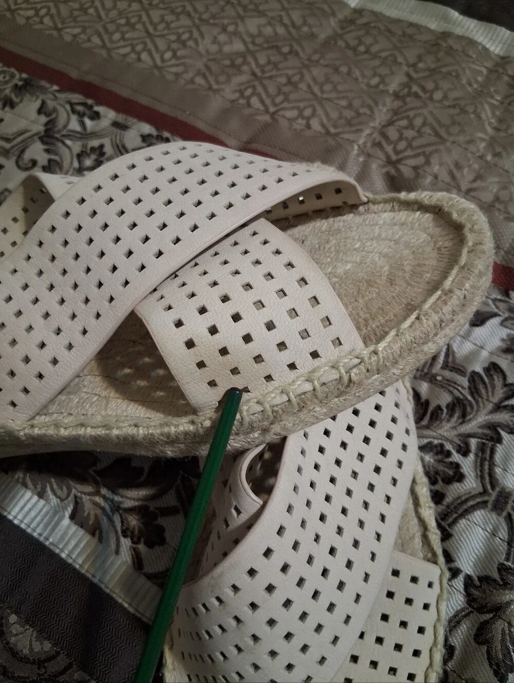 Dolce Vita Cream Perforated Crossband Espadrille Sandals Leather 8.5 Platform